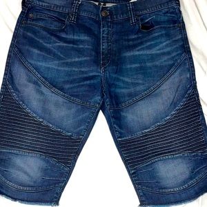 True religion men Jean short, in great conditions size 36
